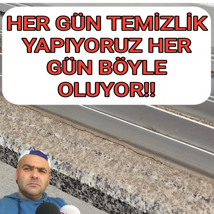 İSPİR'DE EV VE İŞ YERLERİNDE TOZDAN GEÇİLMİYOR İSPİR BELEDİYESİNİN YOLLARA ATMIŞ OLDUĞU KUM TOZ HALİNDE EV BALKON CAMLAR İŞ YERLERİ TOZDAN KURTULMUYOR !!